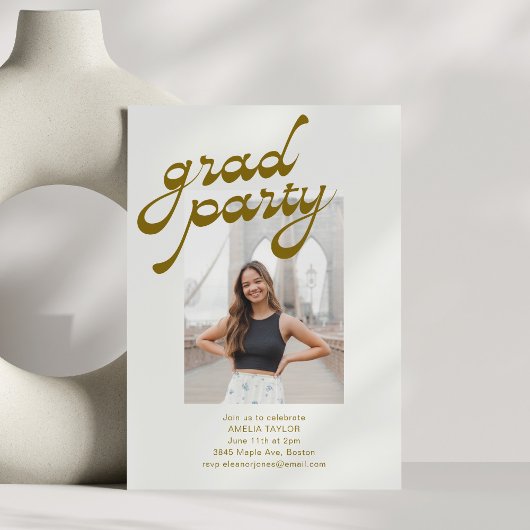 Retro Modern Script 2026 Photo Graduation Party 招待状