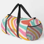 Retro Monogram Colorful Wavy Stripes ダッフルバッグ (右コーナー)