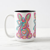 Retro Neon Abstract Swirl Easter Bunny Graphic ツートーンマグカップ (左)