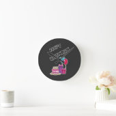Retro Neon Bubble Text Happy Birthday  ラウンド壁時計 (ホーム)