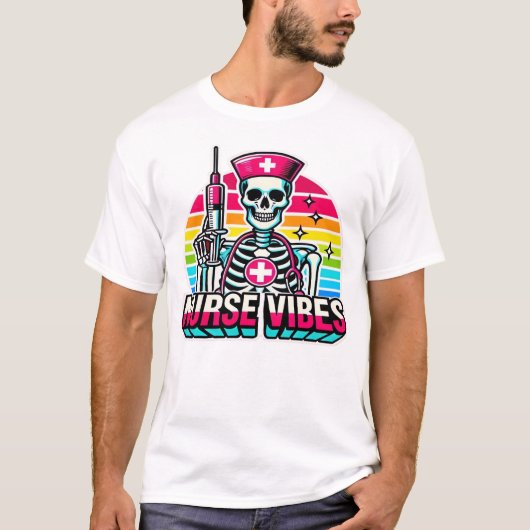 Retro Neon Skeleton Nurse � Funny Spooky Medical D Tシャツ (正面)