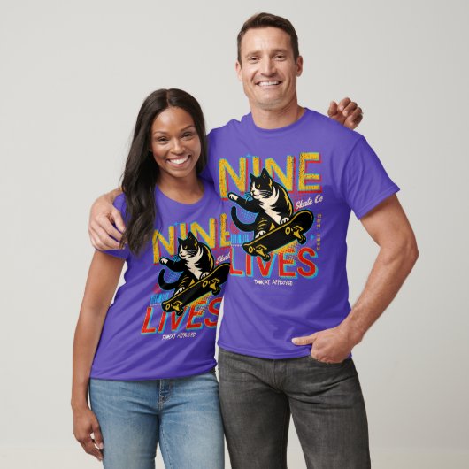 Retro Nine Lives Skate Co Funny Skateboarding Cat Tシャツ (ユニセックス)