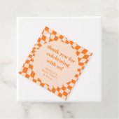 Retro Orange Checkerboard Baby Shower Thank You フェイバータグ (インサイチュ)