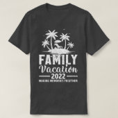 Retro Palm Tree Family Vacation 2022 Beach Sunset  Tシャツ (デザイン正面)