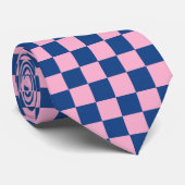 Retro Pink Navy Checkered Groomsmen Wedding ネクタイ (ロール)