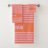 Retro Pink Orange Stripe Personalized Name バスタオルセット (インサイチュ)
