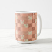 Retro Pink Patchwork コーヒーマグカップ (正面右)