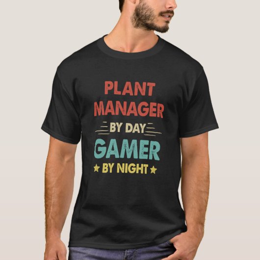 Retro Plant Manager By Day Gamer By Night Tシャツ (正面)