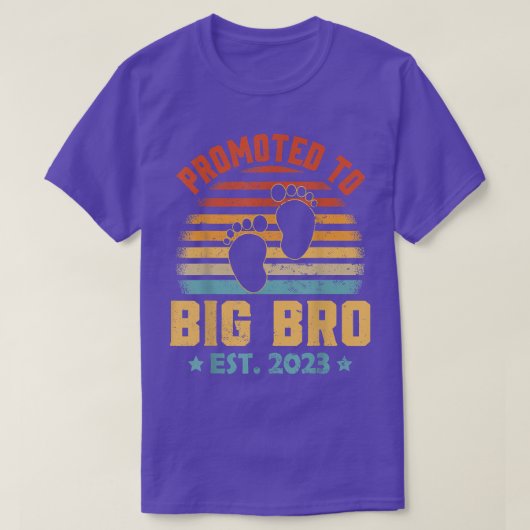 Retro Promoted To Big Bro Est Tシャツ (デザイン正面)