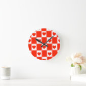 Retro Red Heart Checkerboard Pattern ラウンド壁時計 (ホーム)