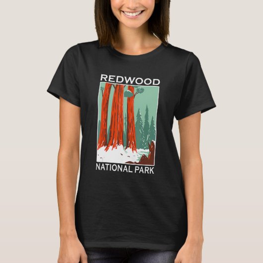 Retro Redwood National Park Outdoor Camping Souven Tシャツ (正面)