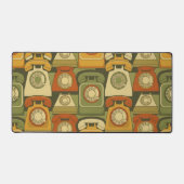 Retro Rotary Phone - 70s Communication Nostalgia デスクマット (正面)