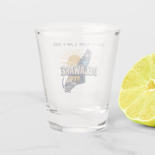 Retro Scenic Delaware Silhouette Personalized ショットグラス (裏面)
