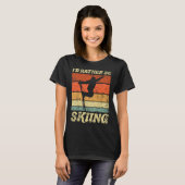 Retro Ski Vacation Winter Sports Skiers I'd Rather Tシャツ (正面フル)