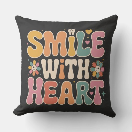Retro 'Smile With Heart' Throw Pillow - Groovy Den クッション (正面)