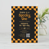 Retro Spooky One Checkered Orange 1st Birthday 招待状 (スタンド正面)