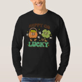 Retro St Patrick s Day Happy Go Lucky Pot Of Gold  Tシャツ (正面)