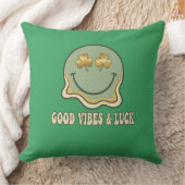 Retro St. Patrick's Day Good Vibes & Luck Smiley  クッション (ブランケット)