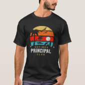 Retro Style  Retirement Gag Idea   Retired Princip Tシャツ (正面)