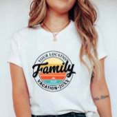 Retro Sunset Family Vacation; Custom Location  Tシャツ