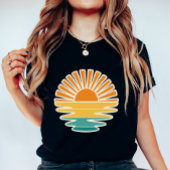Retro Sunset Graphic; Summer Sun & Sea Tシャツ