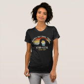 Retro Sunset over Arches National Park, Utah Tシャツ (正面フル)