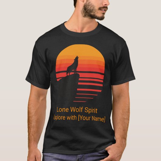 Retro Sunset Wolf Howling Personalized Tシャツ (正面)