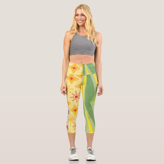 Retro Sunshine Patterns – Bold Colorful  カプリレギンス (正面)