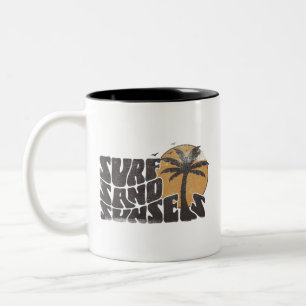 Retro Surf Sand Sunsets Palm Tree Beach Vibes ツートーンマグカップ