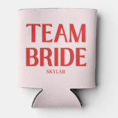Retro Team Bride Bachelorette Red Pink 缶クーラー (正面)