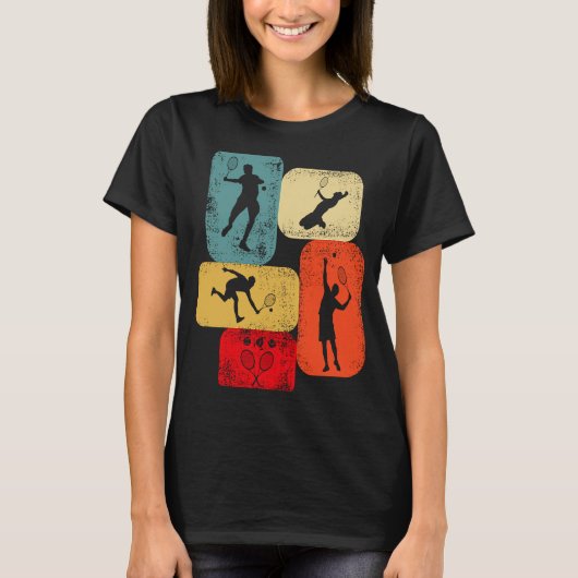 Retro tennis player with tennis racket tennis ball tシャツ (正面)