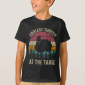 Retro Thanksgiving Coolest Turkey At Table Boys Ki Tシャツ (正面)