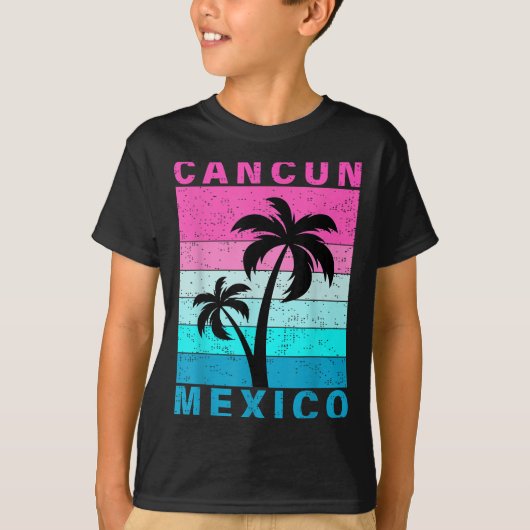 Retro Tropical Sunset Cancun Beach Mexico Summer V Tシャツ (正面)