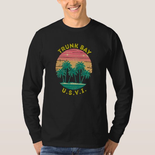 Retro Trunk Bay Vacation Souvenir Palm Tree Tシャツ (正面)