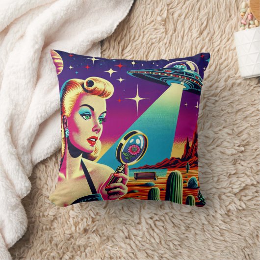 Retro UFO Pin-Up T-Shirt  クッション (ブランケット)