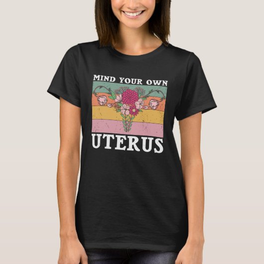 Retro Uterus Support Hysterectomy Recovery Product Tシャツ (正面)