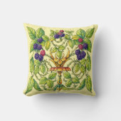 Retro Victorian Era Blackberries クッション (正面)