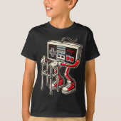 Retro Video Game Controller With Walker Funny Game Tシャツ (正面)