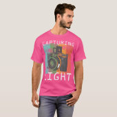 Retro Vintage Capturing Light Camera Lover Photogr Tシャツ (正面フル)