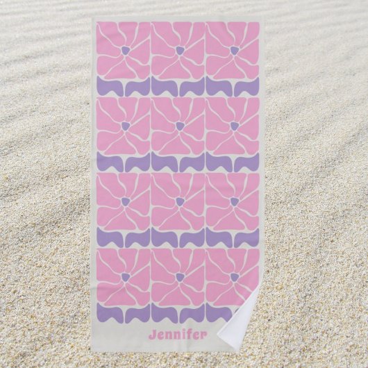 Retro vintage pink purple flower pattern  ビーチタオル