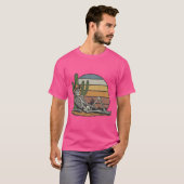 Retro Vintage Skeleton near Desert Cactus Arizona  Tシャツ (正面フル)