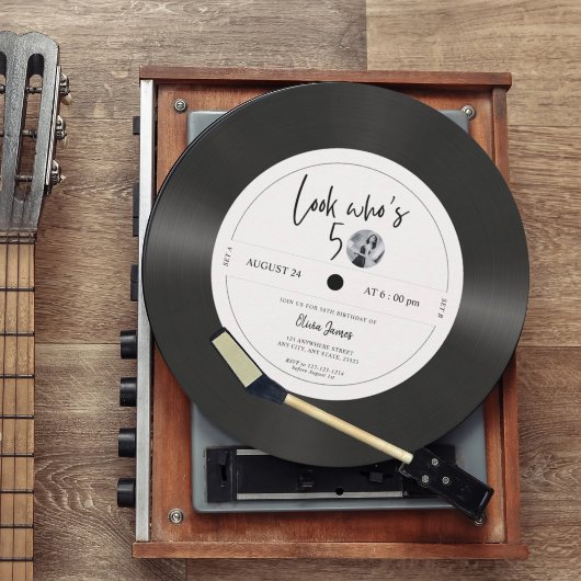 Retro vinyl record look who’s 50, 50th birthday in 招待状