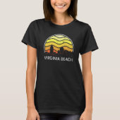 Retro Virginia Virginia Beach Visitors Skyline Vin Tシャツ (正面)