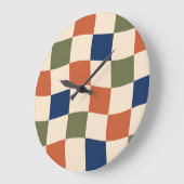 Retro Wavy Checkerboard 70s Aesthetic Clock ラージ壁時計 (傾斜)