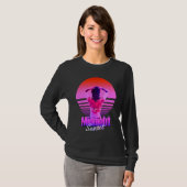 Retrowave Midnight Sunset Girl In The Sea Tシャツ (正面フル)