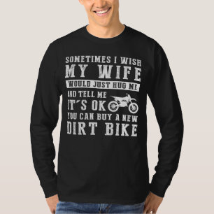 Revved Hug Fantasies Tee:抱き込む、励ます、そして励ます Tシャツ