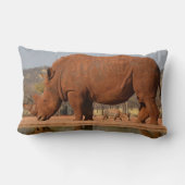 Rhinoと泥の写真 ランバークッション (裏面)