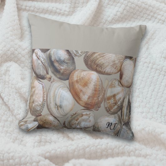 Rhode Island Quahog Clams Coastal Throw Pillow クッション