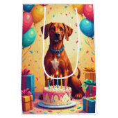 Rhodesian Ridgeback Birthday Celebration ミディアムペーパーバッグ (裏面)