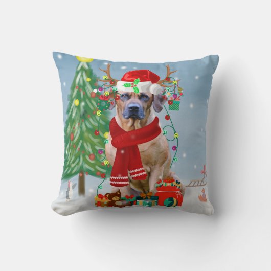 Rhodesian Ridgeback Dog in Snow Christmas Gift  クッション (正面)